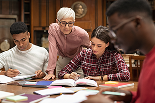 Senior Fellows in a discussion 